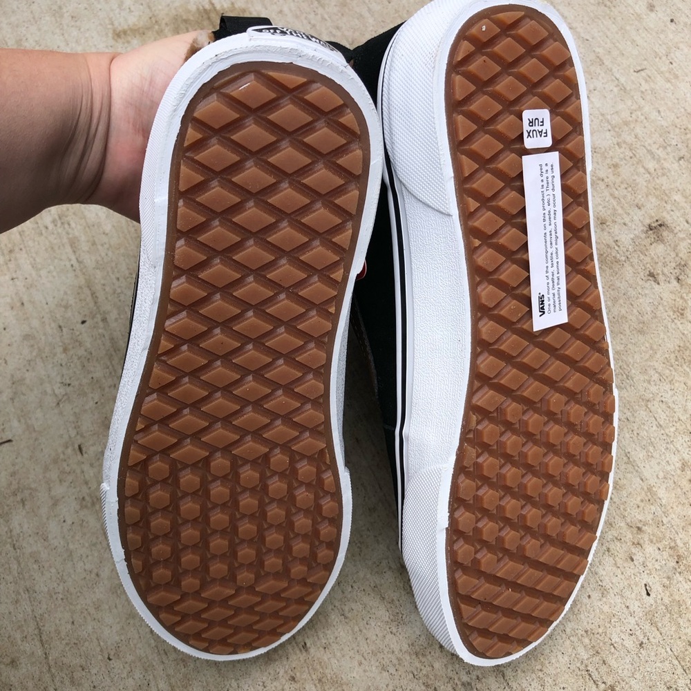 NWT NWB Vans Women size 8 fur black - Picture 13 of 14